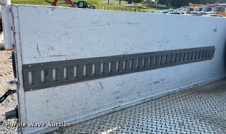 image for item II9183 2005 Dodge Ram 2500  utility bed pickup truck