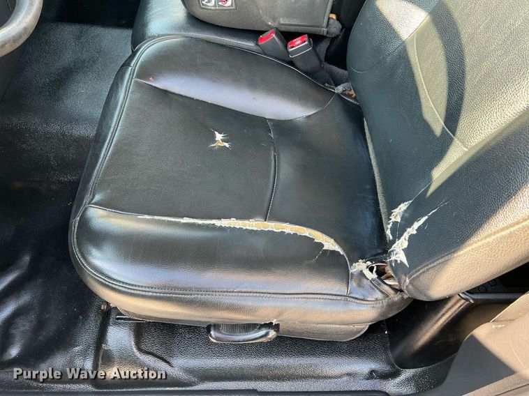 image for item II9183 2005 Dodge Ram 2500  utility bed pickup truck