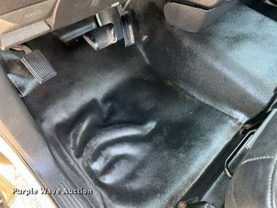 image for item II9183 2005 Dodge Ram 2500  utility bed pickup truck