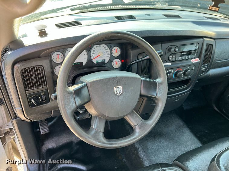 image for item II9183 2005 Dodge Ram 2500  utility bed pickup truck