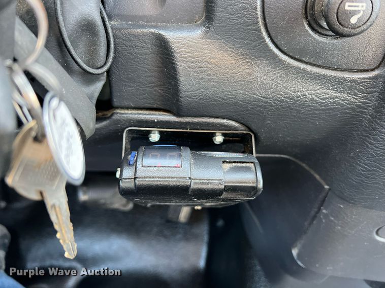 image for item II9183 2005 Dodge Ram 2500  utility bed pickup truck