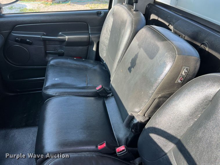 image for item II9183 2005 Dodge Ram 2500  utility bed pickup truck