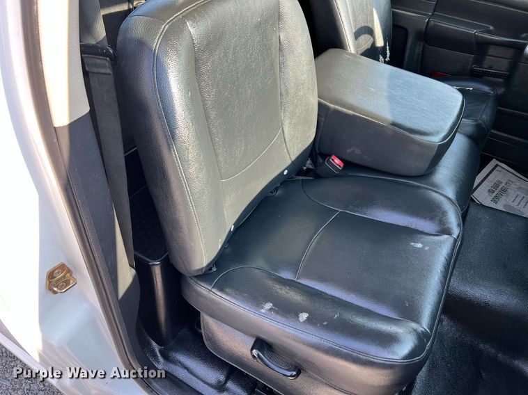 image for item II9183 2005 Dodge Ram 2500  utility bed pickup truck