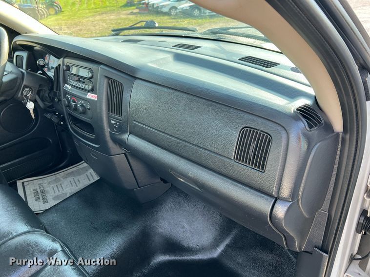 image for item II9183 2005 Dodge Ram 2500  utility bed pickup truck