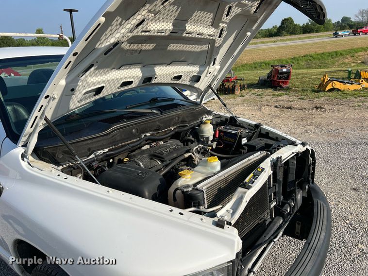 image for item II9183 2005 Dodge Ram 2500  utility bed pickup truck