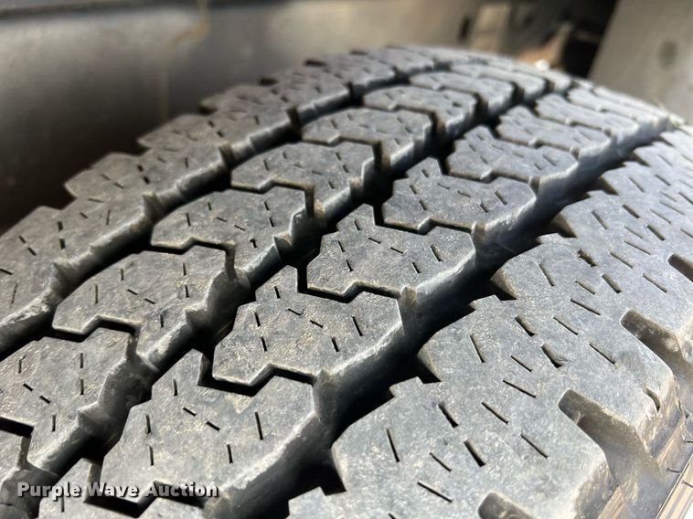 image for item II9183 2005 Dodge Ram 2500  utility bed pickup truck