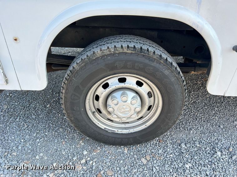 image for item II9183 2005 Dodge Ram 2500  utility bed pickup truck