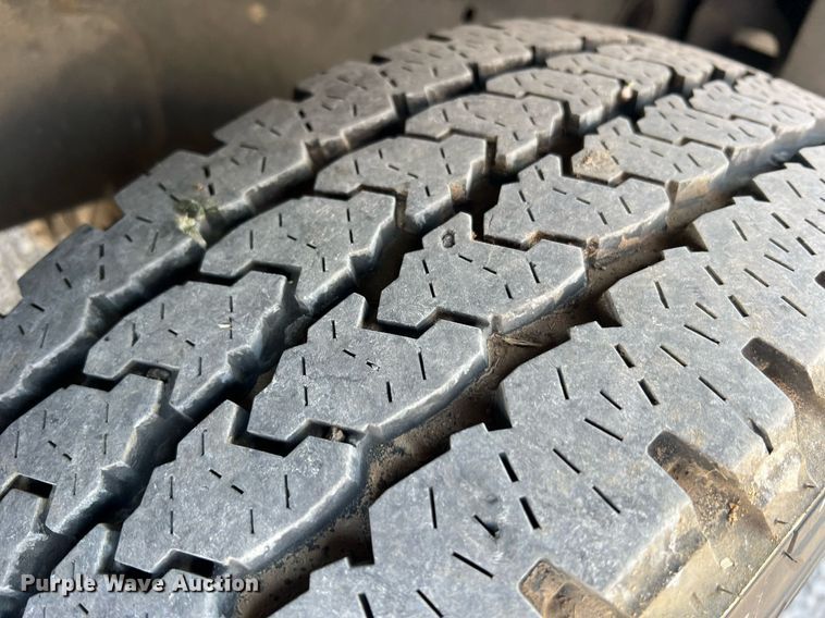 image for item II9183 2005 Dodge Ram 2500  utility bed pickup truck