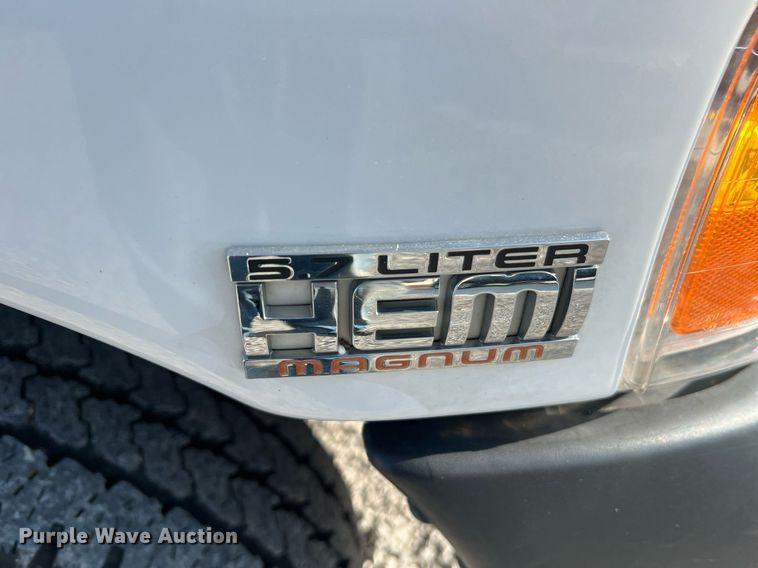 image for item II9183 2005 Dodge Ram 2500  utility bed pickup truck