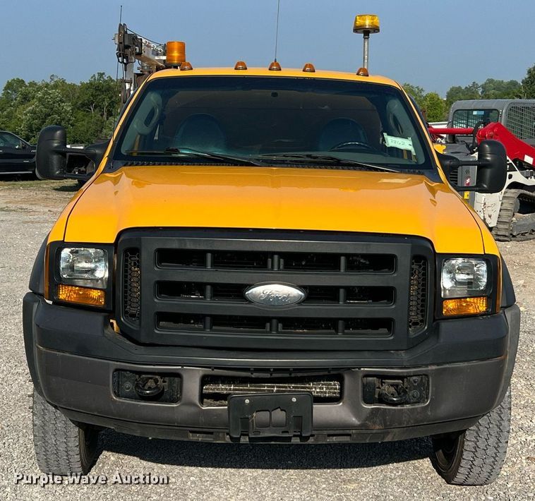 image for item II9184 2007 Ford F450 Super Duty XL  utility / service truck