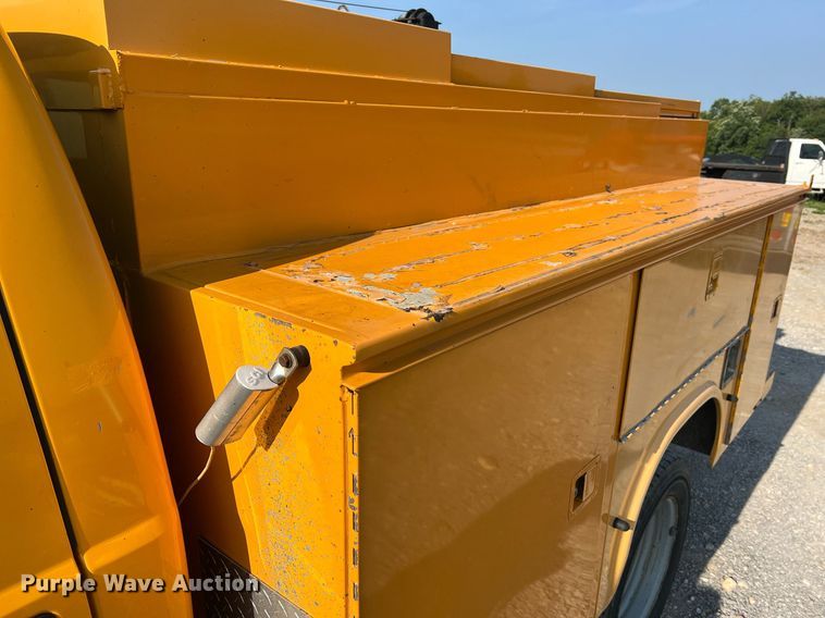 image for item II9184 2007 Ford F450 Super Duty XL  utility / service truck