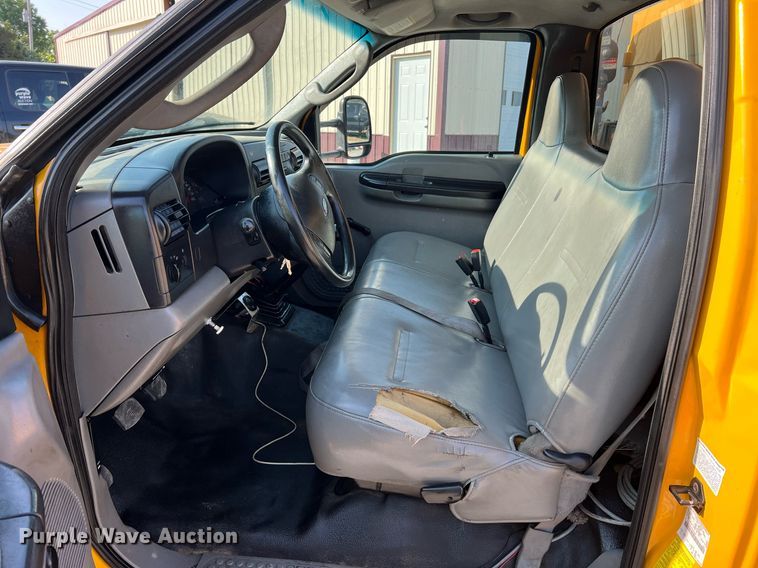 image for item II9184 2007 Ford F450 Super Duty XL  utility / service truck