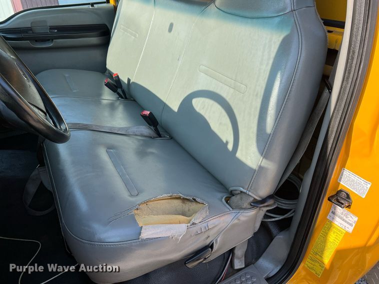 image for item II9184 2007 Ford F450 Super Duty XL  utility / service truck