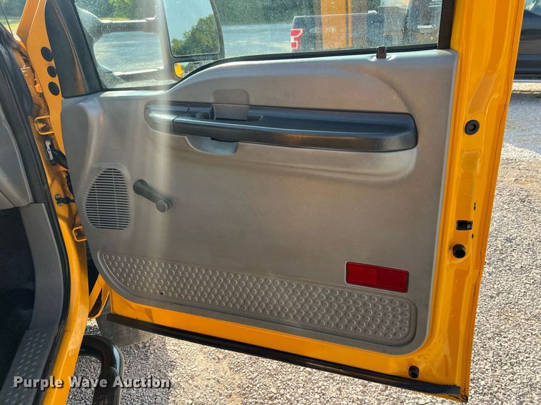 image for item II9184 2007 Ford F450 Super Duty XL  utility / service truck