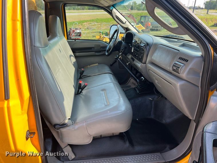 image for item II9184 2007 Ford F450 Super Duty XL  utility / service truck