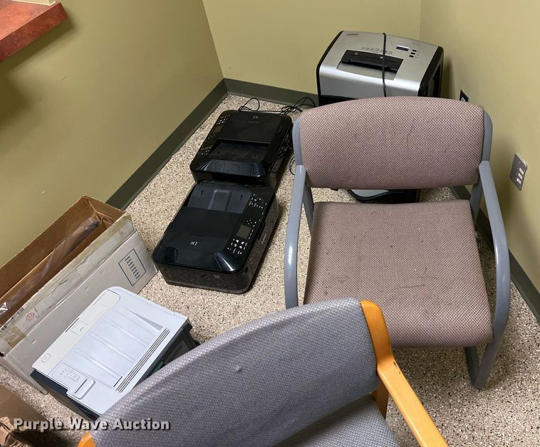 image for item II9234 Office supplies and equipment