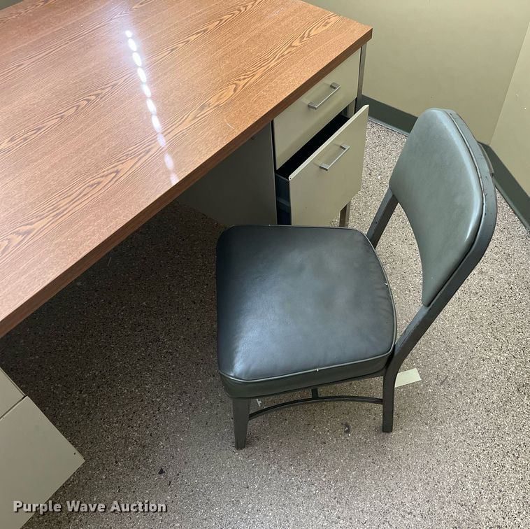 image for item II9234 Office supplies and equipment