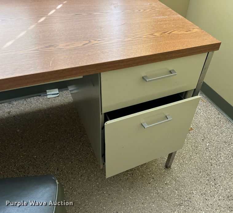 image for item II9234 Office supplies and equipment