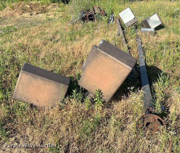 image for item II9236 (3) light posts