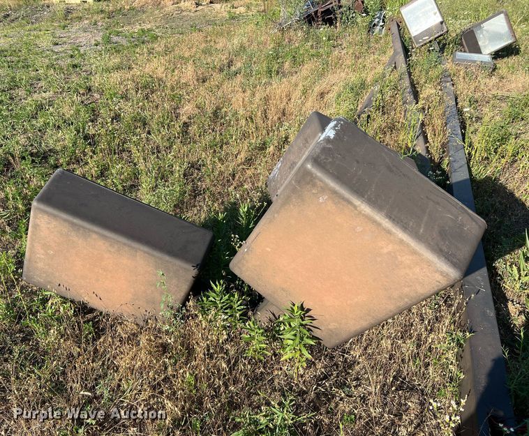 image for item II9236 (3) light posts