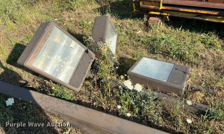 image for item II9236 (3) light posts