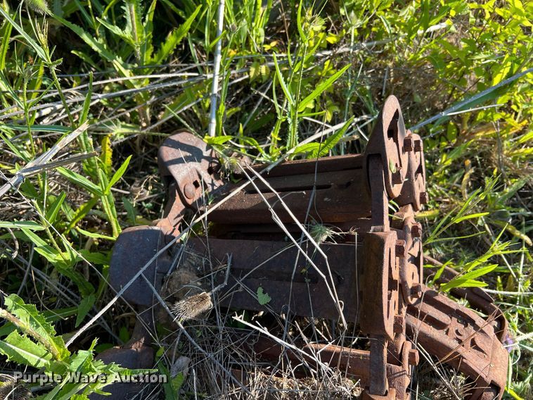 image for item II9237 Tires and tracks