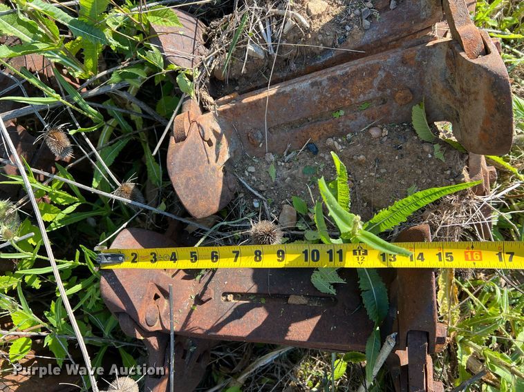 image for item II9237 Tires and tracks