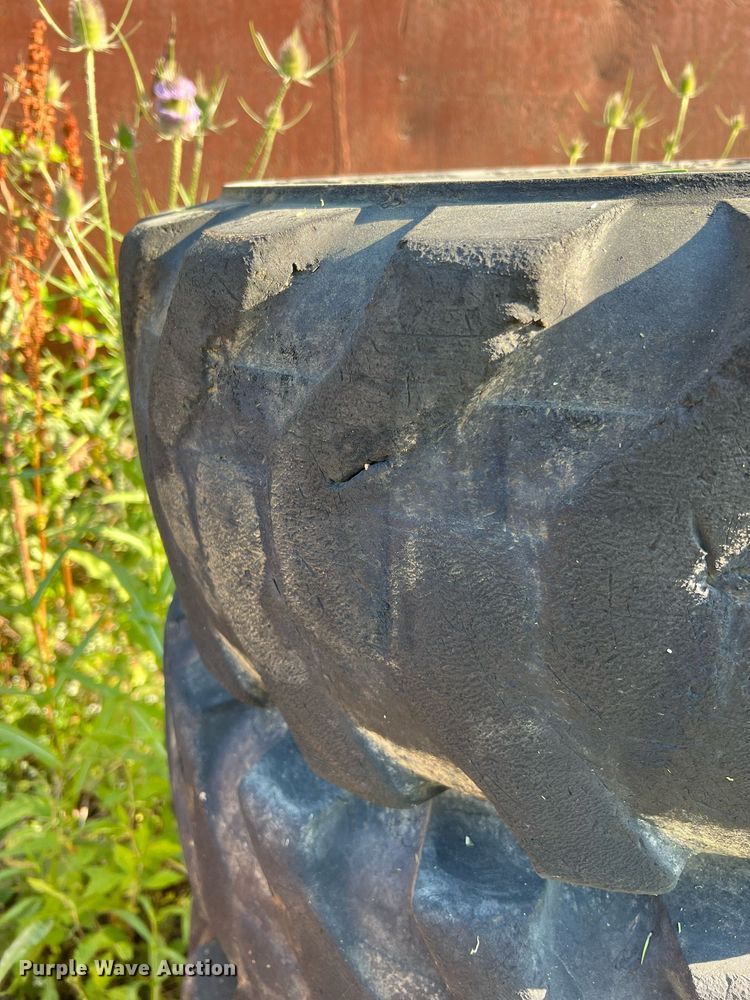 image for item II9237 Tires and tracks