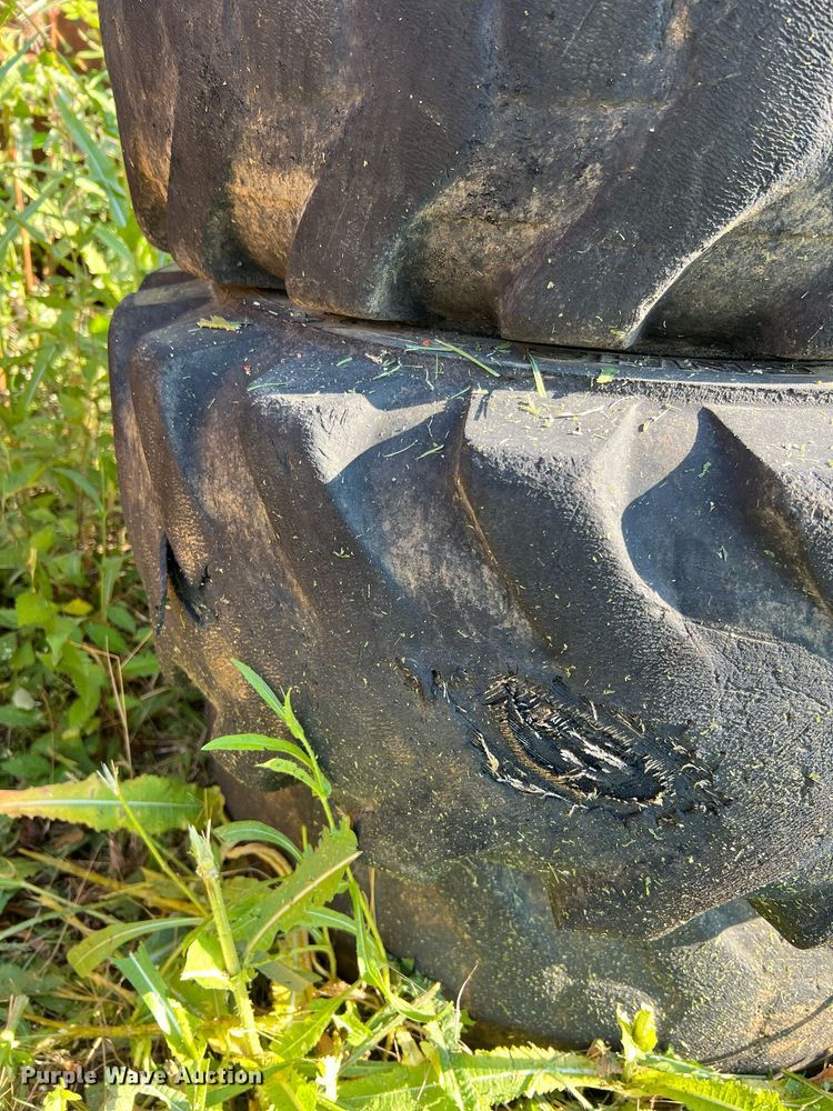 image for item II9237 Tires and tracks