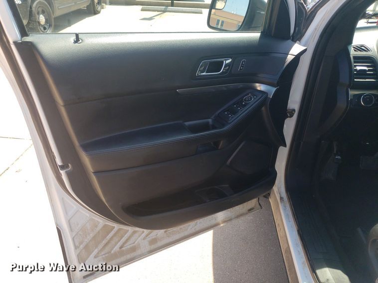 image for item IP9267 2016 Ford Explorer Police Interceptor  SUV