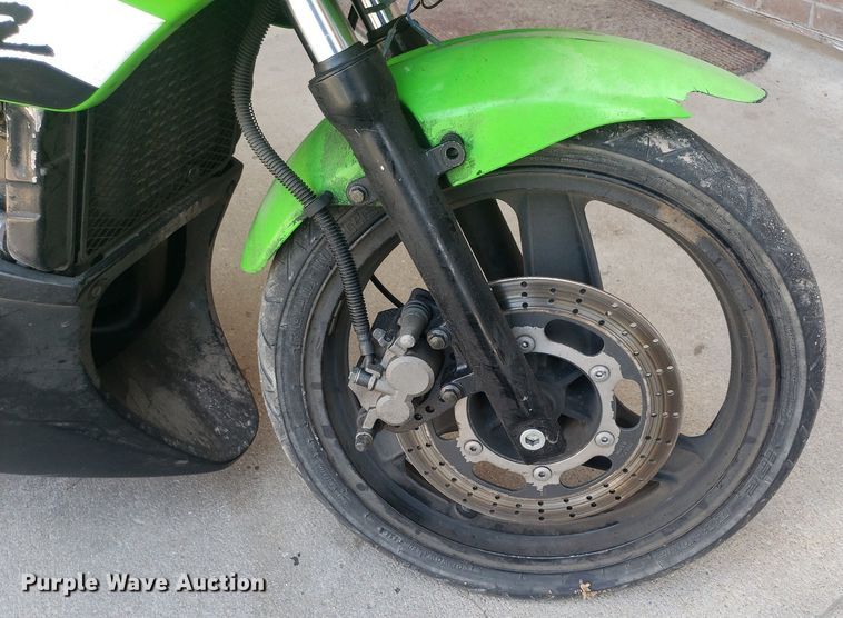 image for item IP9270 2006 Kawasaki Ninja 500R  motorcycle