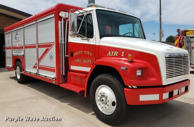image for item IP9334 1999 Freightliner FL70  rescue vehicle