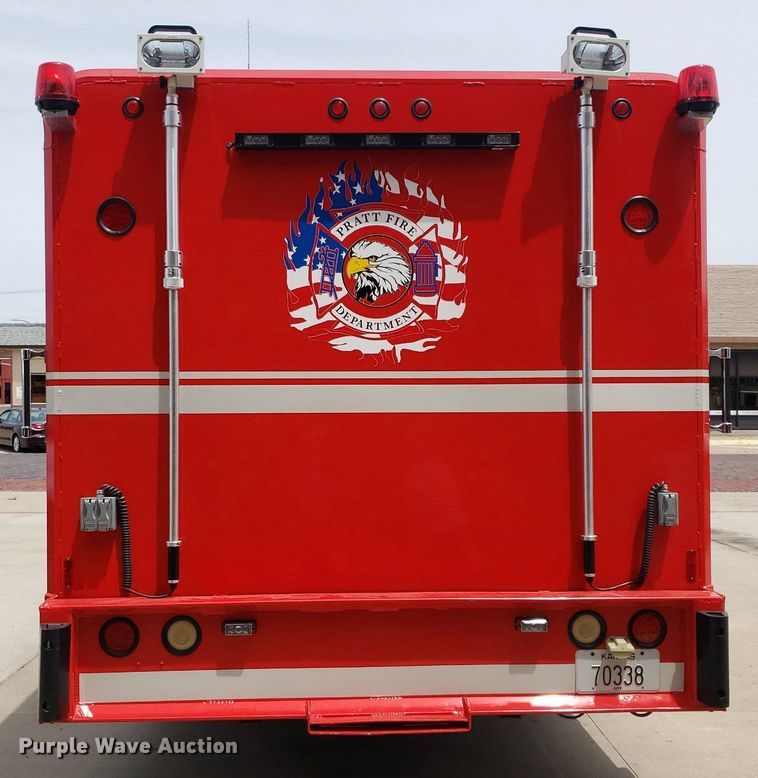 image for item IP9334 1999 Freightliner FL70  rescue vehicle