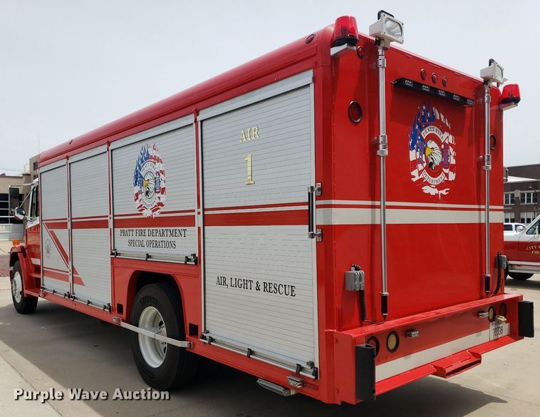 image for item IP9334 1999 Freightliner FL70  rescue vehicle