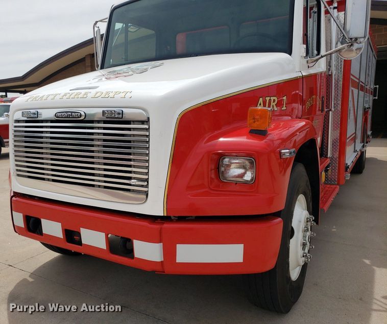 image for item IP9334 1999 Freightliner FL70  rescue vehicle
