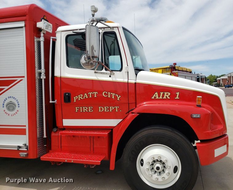 image for item IP9334 1999 Freightliner FL70  rescue vehicle