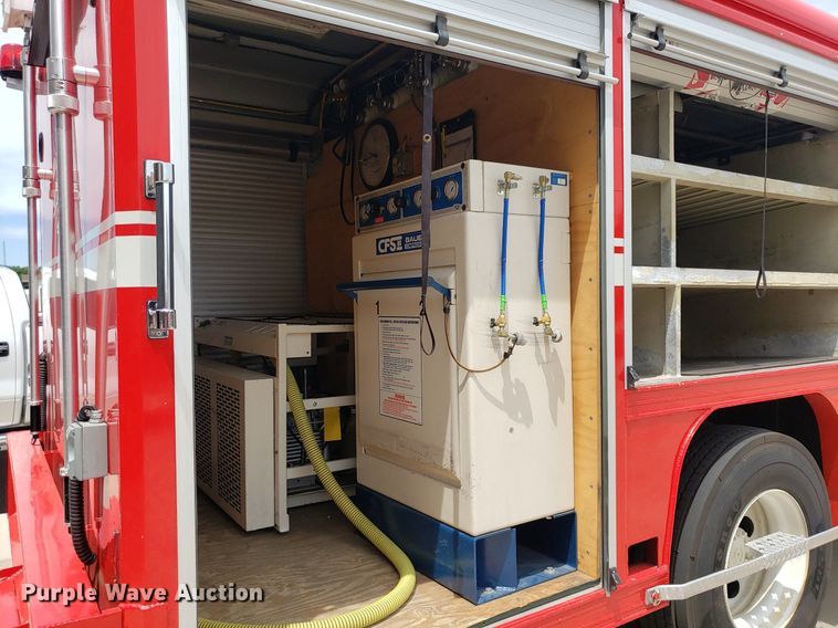 image for item IP9334 1999 Freightliner FL70  rescue vehicle