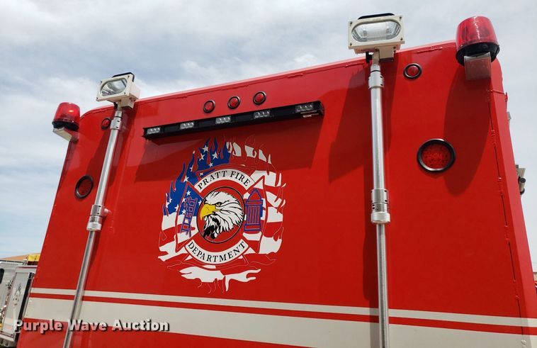 image for item IP9334 1999 Freightliner FL70  rescue vehicle