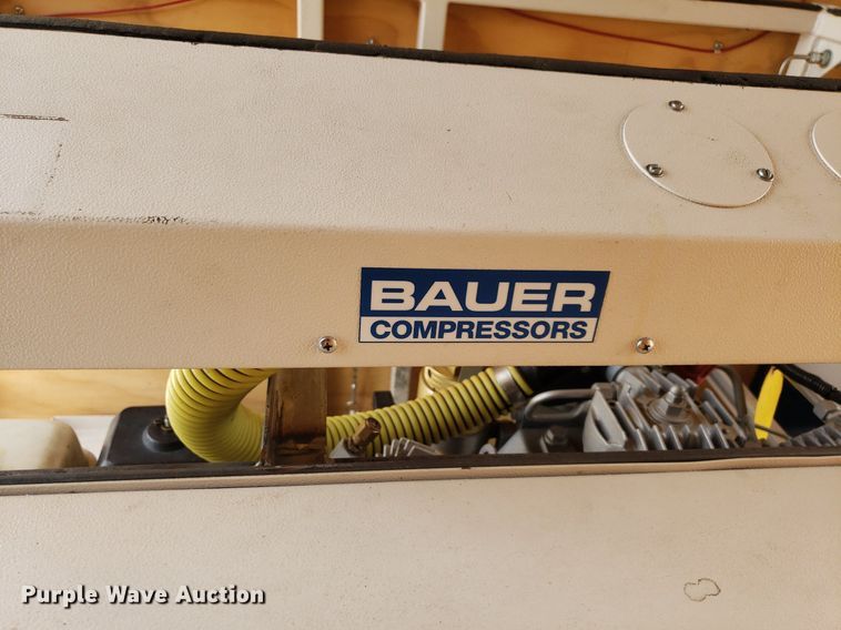 image for item IP9334 1999 Freightliner FL70  rescue vehicle