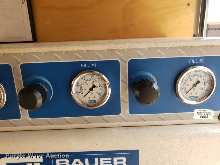 image for item IP9334 1999 Freightliner FL70  rescue vehicle