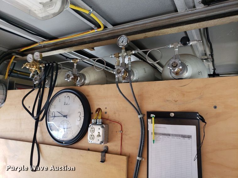 image for item IP9334 1999 Freightliner FL70  rescue vehicle