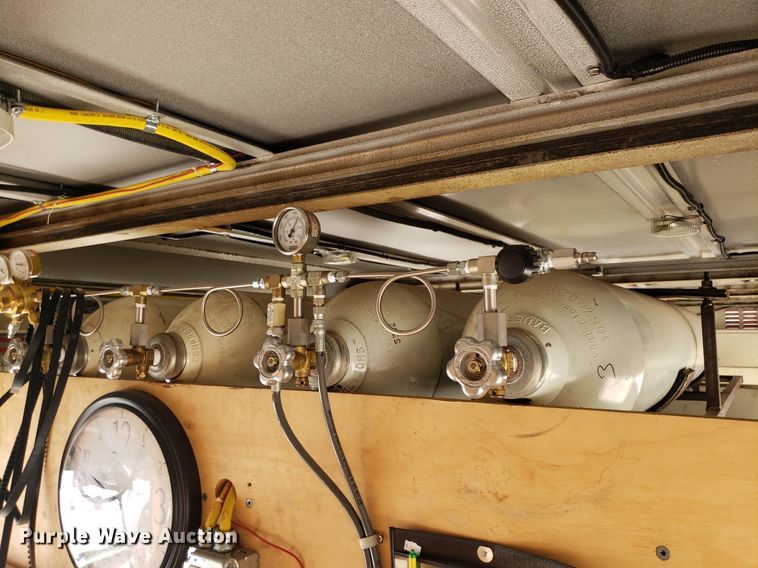 image for item IP9334 1999 Freightliner FL70  rescue vehicle