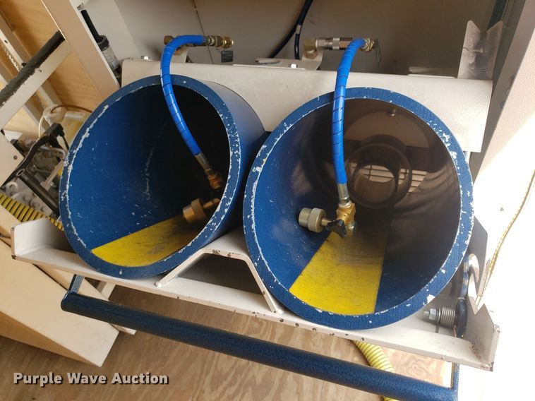 image for item IP9334 1999 Freightliner FL70  rescue vehicle