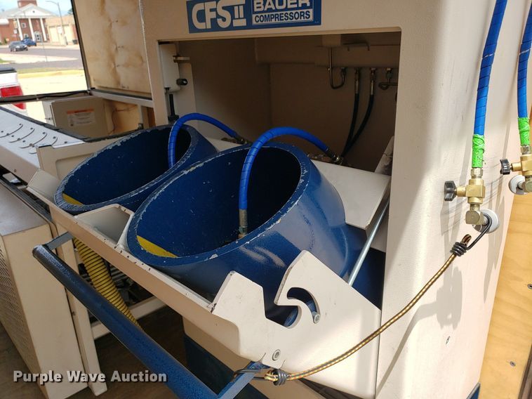 image for item IP9334 1999 Freightliner FL70  rescue vehicle