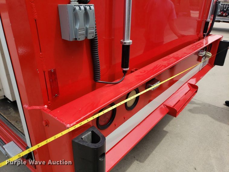 image for item IP9334 1999 Freightliner FL70  rescue vehicle