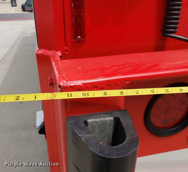 image for item IP9334 1999 Freightliner FL70  rescue vehicle