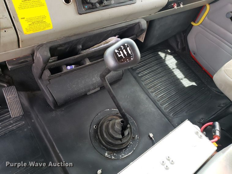 image for item IP9334 1999 Freightliner FL70  rescue vehicle