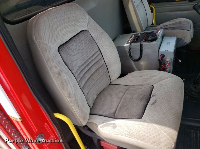 image for item IP9334 1999 Freightliner FL70  rescue vehicle