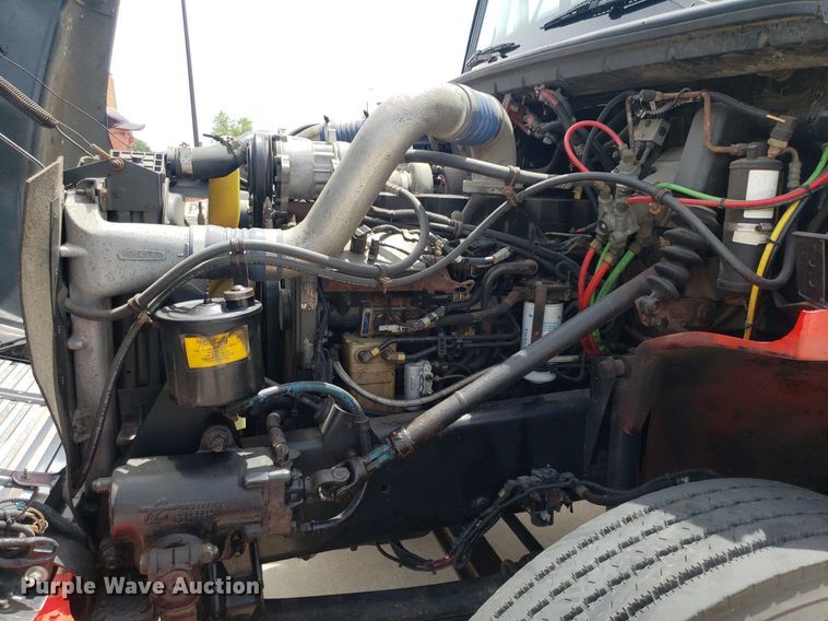 image for item IP9334 1999 Freightliner FL70  rescue vehicle