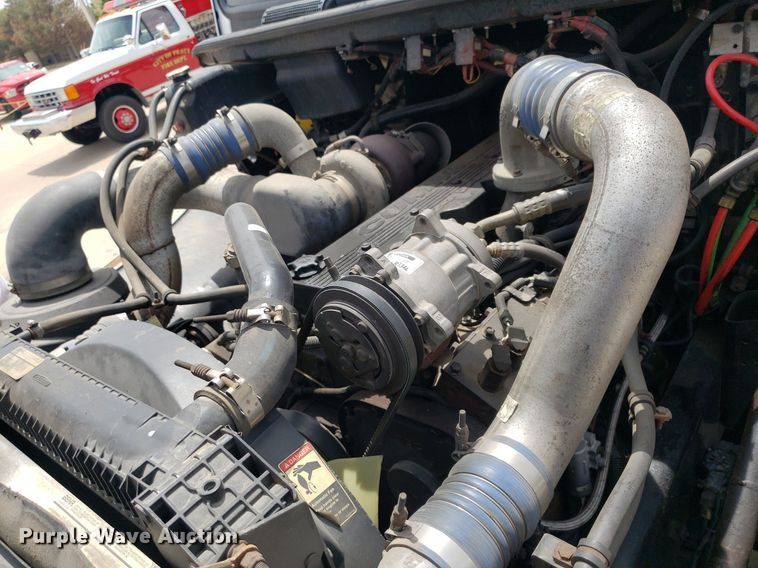 image for item IP9334 1999 Freightliner FL70  rescue vehicle